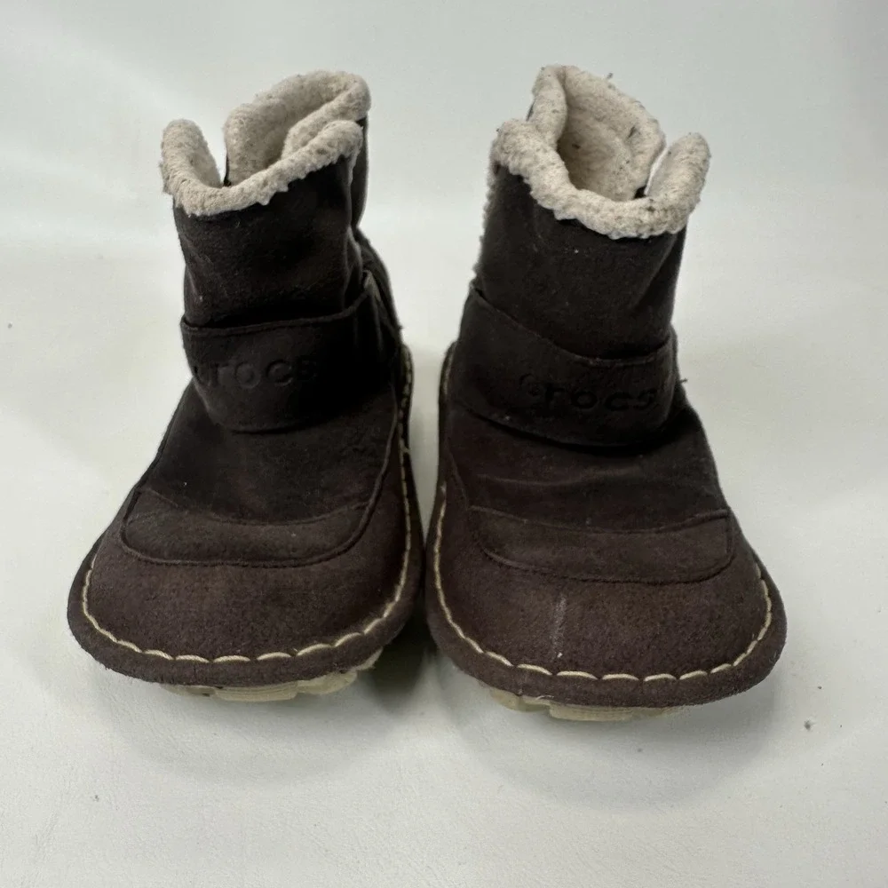 Crocs Kids Winter Boots Size‎ 13 Brown Faux Suede Sherpa Lined Slip On Shoes